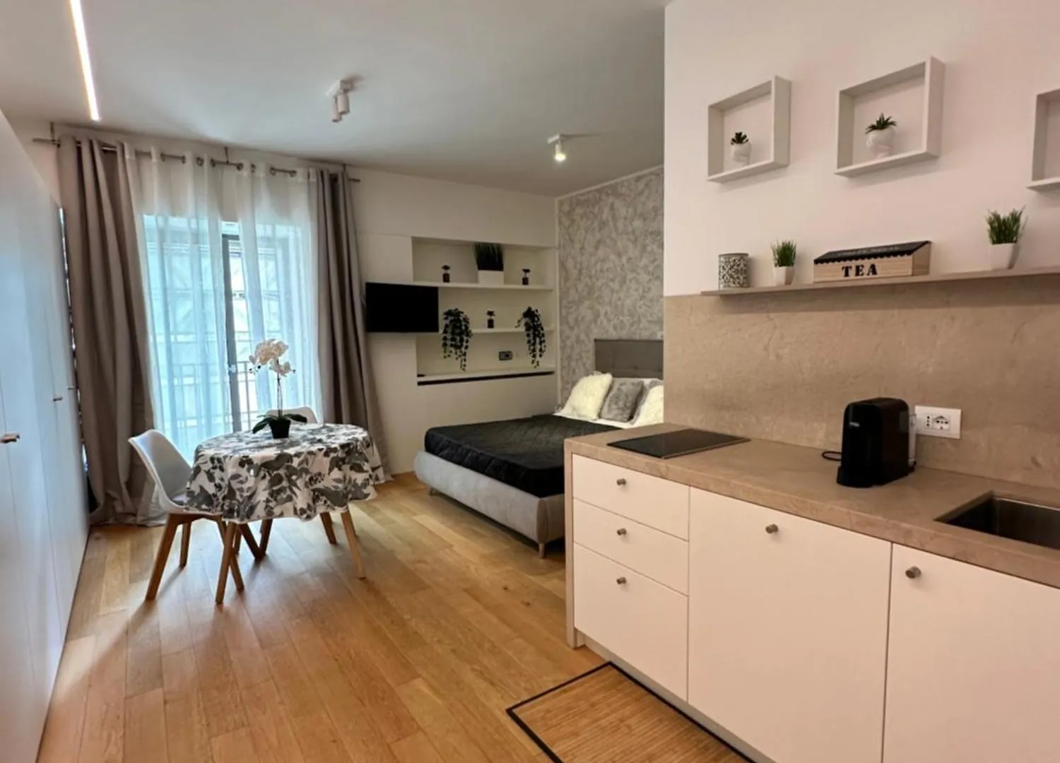 Hotel Palazzo Metropolis Bari 0*,